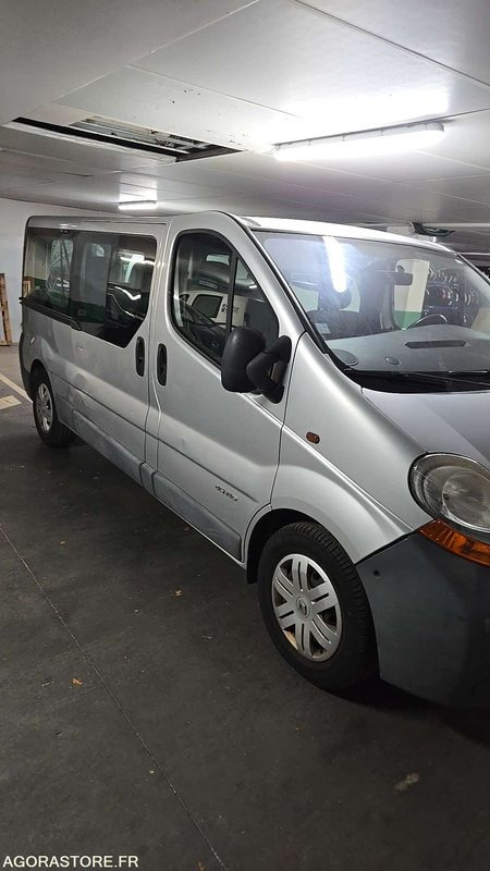 Renault Trafic - 2004 - 257907kms - 1707-XB-22 - Микробус, Пътнически бус: снимка 3 Renault Trafic - 2004 - 257907kms - 1707-XB-22 - Микробус, Пътнически бус: снимка 3
