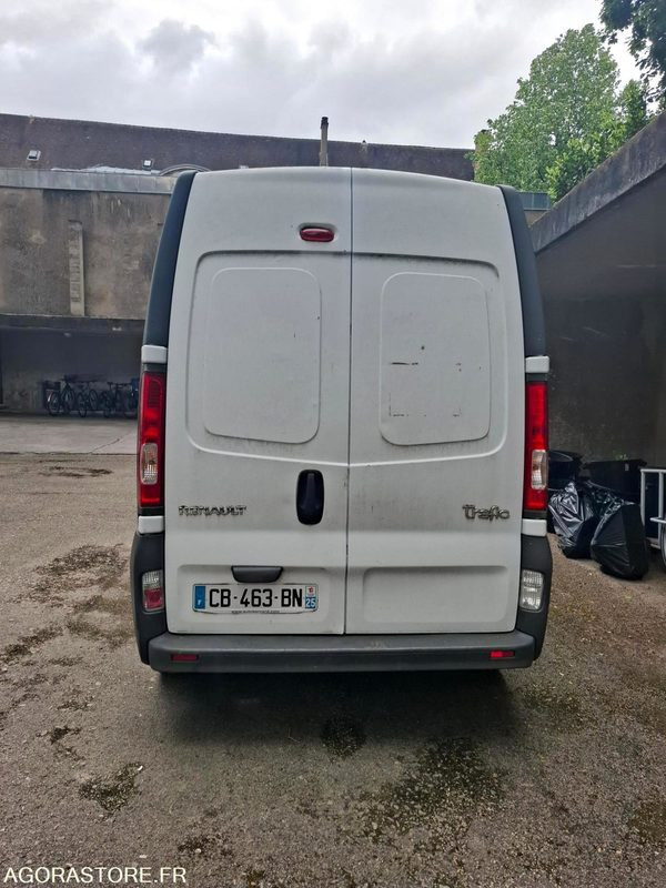 Renault Trafic 2012 - 30140 KMS vente professionnel et particulier - Товарен бус: снимка 2 Renault Trafic 2012 - 30140 KMS vente professionnel et particulier - Товарен бус: снимка 2
