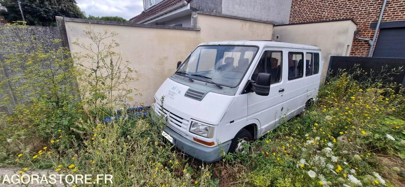 Renault Trafic 9 places 1997 33855 km - Микробус, Пътнически бус: снимка 1 Renault Trafic 9 places 1997 33855 km - Микробус, Пътнически бус: снимка 1
