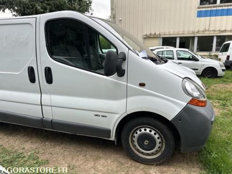 Renault Trafic - 981BCA57 - Товарен бус: снимка 4 Renault Trafic - 981BCA57 - Товарен бус: снимка 4