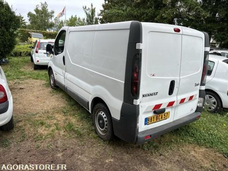 Renault Trafic - 981BCA57 - Товарен бус: снимка 5 Renault Trafic - 981BCA57 - Товарен бус: снимка 5