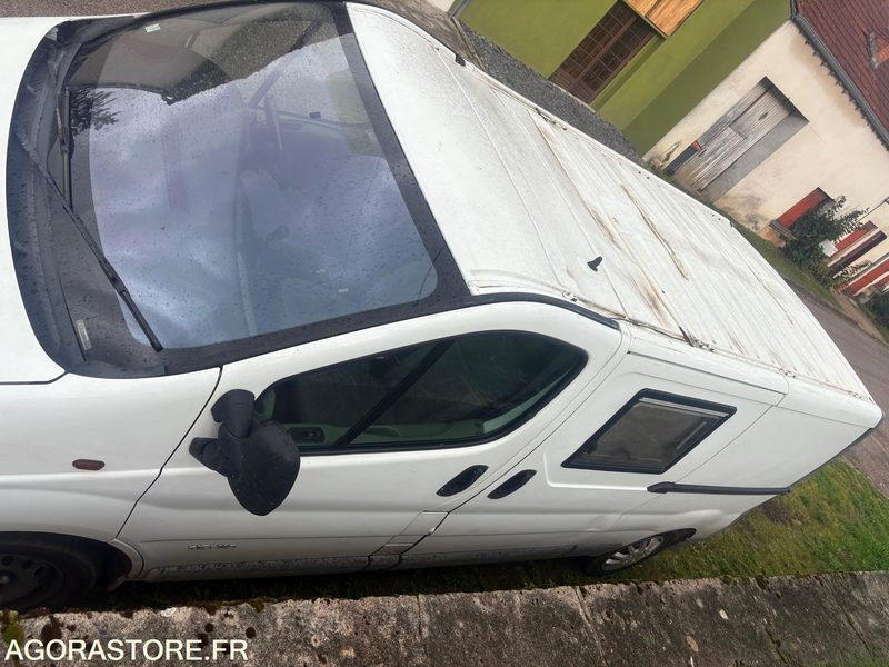 Renault Trafic dci 115 / 228000 km - Immatriculation anglaise - Малък ван: снимка 5 Renault Trafic dci 115 / 228000 km - Immatriculation anglaise - Малък ван: снимка 5