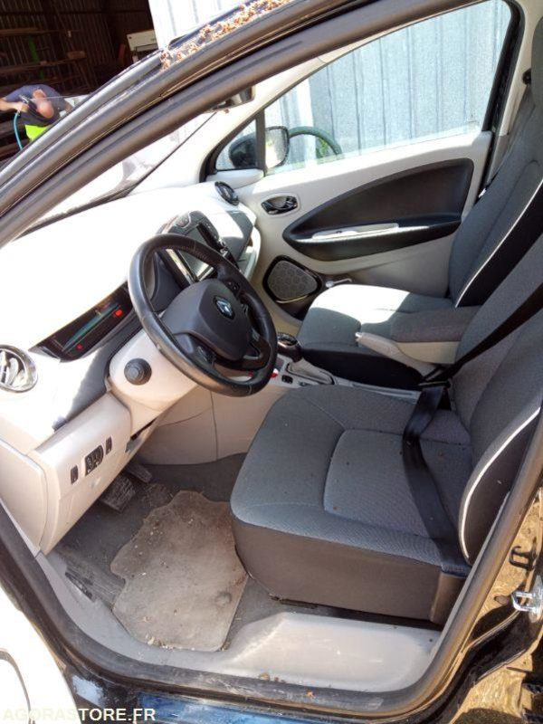 Renault ZOE année 2013 - Лек автомобил: снимка 4 Renault ZOE année 2013 - Лек автомобил: снимка 4