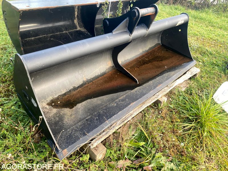 Godet curage 1800 mm NEUF - Резервни части за Строителна техника: снимка 1 Godet curage 1800 mm NEUF - Резервни части за Строителна техника: снимка 1