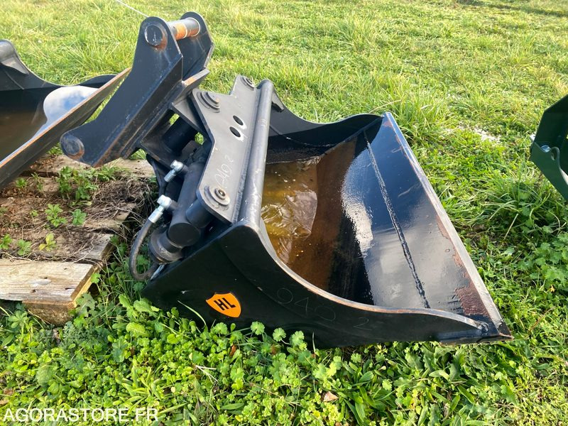 Godet curage orientable pour pelle 4T à 6T NEUF - Резервни части за Строителна техника: снимка 1 Godet curage orientable pour pelle 4T à 6T NEUF - Резервни части за Строителна техника: снимка 1