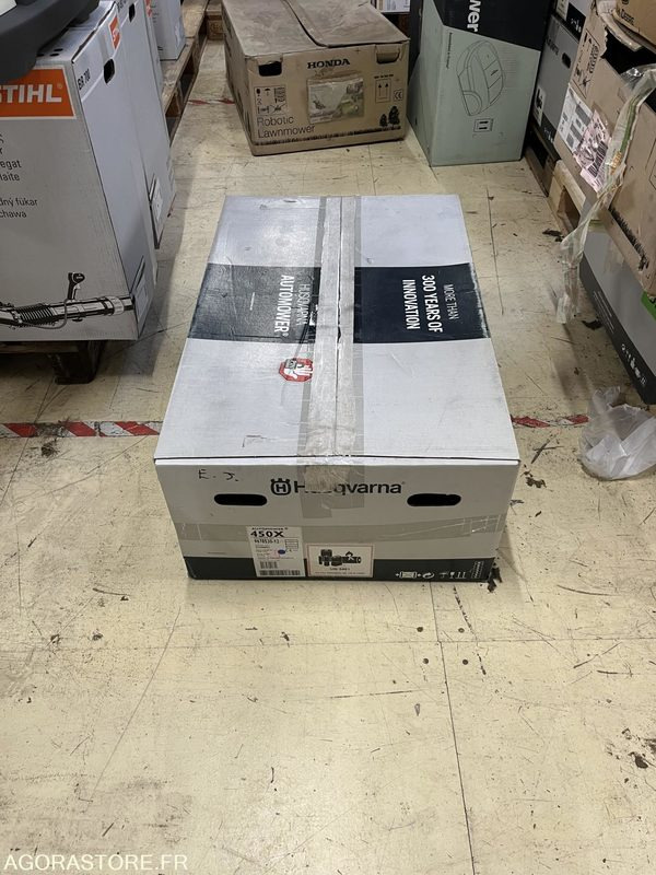 Robot Husqvarna 450X neuf en carton garantie 2 ans + kit installation - Косачка за трева: снимка 2 Robot Husqvarna 450X neuf en carton garantie 2 ans + kit installation - Косачка за трева: снимка 2