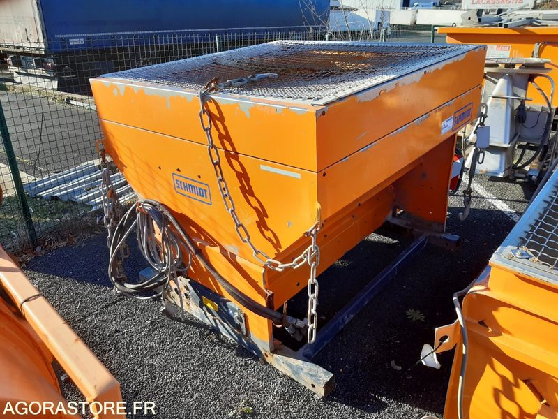 SALEUSE - SCHMIDT - STRATOS B 15-15 VAT - 2003 - Машина за разпръскване на сол/ Пясък: снимка 3 SALEUSE - SCHMIDT - STRATOS B 15-15 VAT - 2003 - Машина за разпръскване на сол/ Пясък: снимка 3