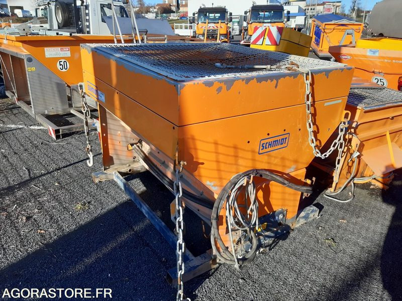 SALEUSE - SCHMIDT - STRATOS B 15-15 VAT - 2003 - Машина за разпръскване на сол/ Пясък: снимка 4 SALEUSE - SCHMIDT - STRATOS B 15-15 VAT - 2003 - Машина за разпръскване на сол/ Пясък: снимка 4
