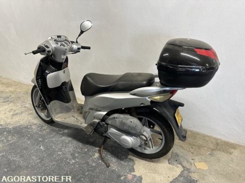 SCOOTER HONDA SH125 - 2001 - 24167KM - 1087GF2A - Мотоциклет: снимка 1 SCOOTER HONDA SH125 - 2001 - 24167KM - 1087GF2A - Мотоциклет: снимка 1