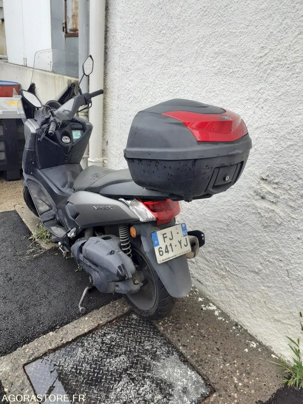 SCOOTER YAMAHA NMAX 125 - Мотоциклет: снимка 3 SCOOTER YAMAHA NMAX 125 - Мотоциклет: снимка 3