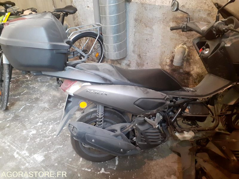 SCOOTER YAMAHA NMAX 125 - Мотоциклет: снимка 4 SCOOTER YAMAHA NMAX 125 - Мотоциклет: снимка 4