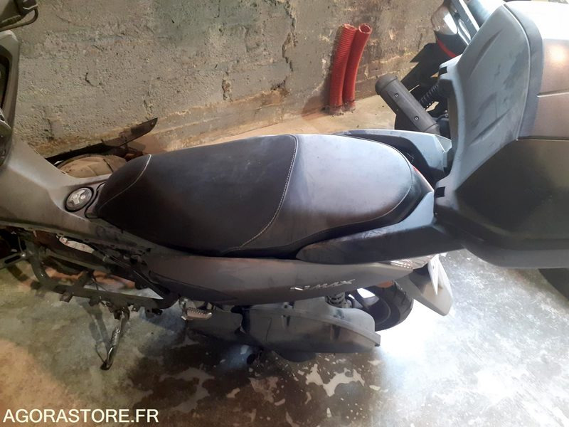 SCOOTER YAMAHA NMAX 125 - Мотоциклет: снимка 2 SCOOTER YAMAHA NMAX 125 - Мотоциклет: снимка 2