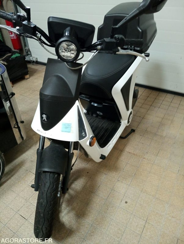 Scooter électrique peugeot - Мотоциклет: снимка 1 Scooter électrique peugeot - Мотоциклет: снимка 1