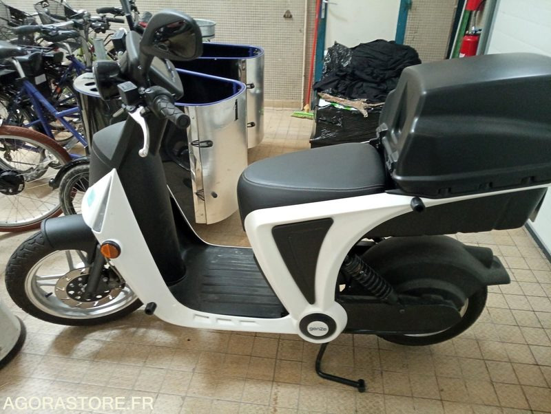 Scooter électrique peugeot - Мотоциклет: снимка 4 Scooter électrique peugeot - Мотоциклет: снимка 4