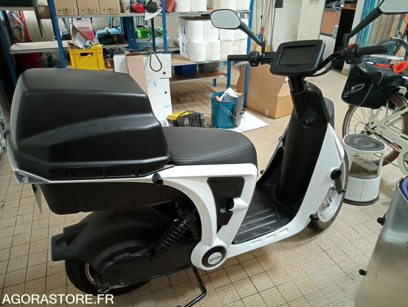 Scooter électrique peugeot - Мотоциклет: снимка 2 Scooter électrique peugeot - Мотоциклет: снимка 2