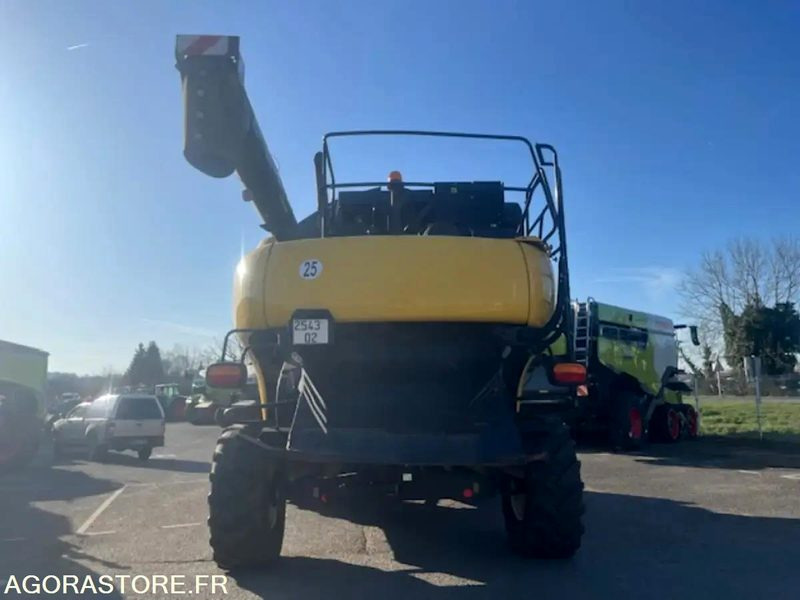 Селскостопанска техника MOISSONNEUSE NEW HOLLAND CR 9060 - 2007 / 3515H: снимка 8 Селскостопанска техника MOISSONNEUSE NEW HOLLAND CR 9060 - 2007 / 3515H: снимка 8