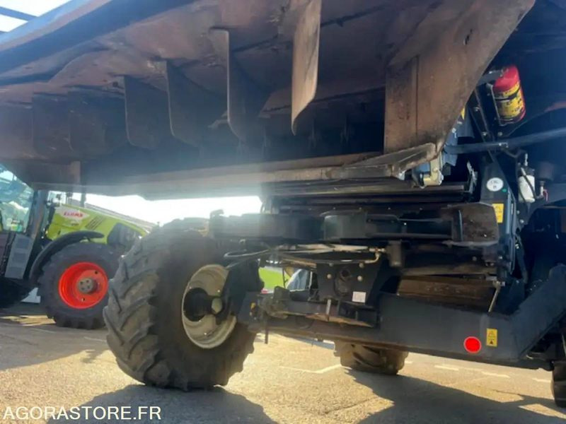 Селскостопанска техника MOISSONNEUSE NEW HOLLAND CR 9060 - 2007 / 3515H: снимка 14 Селскостопанска техника MOISSONNEUSE NEW HOLLAND CR 9060 - 2007 / 3515H: снимка 14