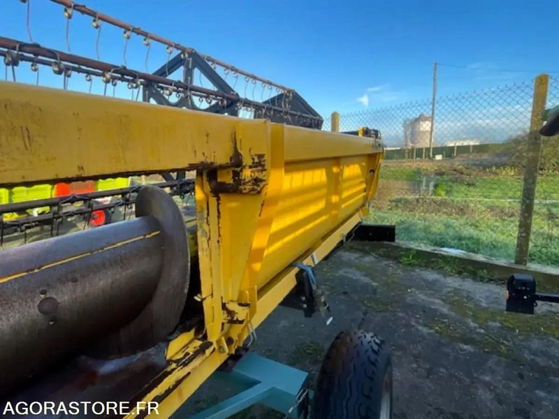 Селскостопанска техника MOISSONNEUSE NEW HOLLAND CR 9060 - 2007 / 3515H: снимка 9 Селскостопанска техника MOISSONNEUSE NEW HOLLAND CR 9060 - 2007 / 3515H: снимка 9