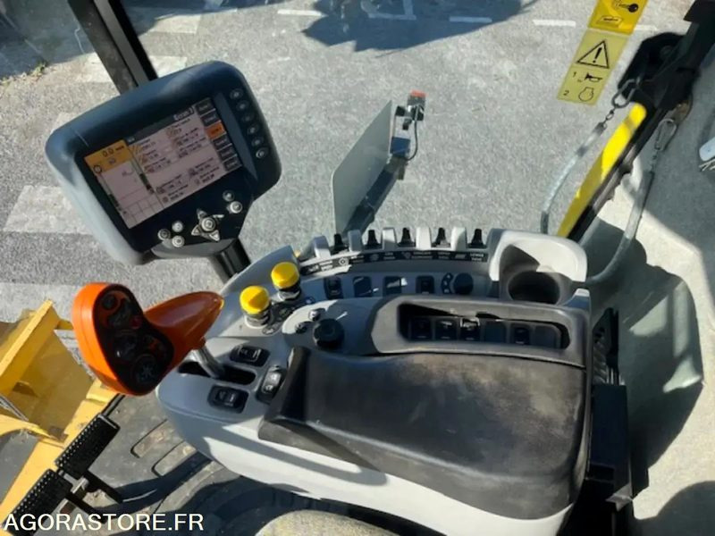 Селскостопанска техника MOISSONNEUSE NEW HOLLAND CR 9060 - 2007 / 3515H: снимка 18 Селскостопанска техника MOISSONNEUSE NEW HOLLAND CR 9060 - 2007 / 3515H: снимка 18