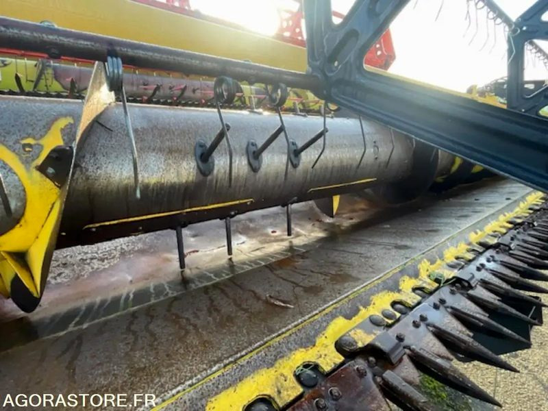 Селскостопанска техника MOISSONNEUSE NEW HOLLAND CR 9060 - 2007 / 3515H: снимка 13 Селскостопанска техника MOISSONNEUSE NEW HOLLAND CR 9060 - 2007 / 3515H: снимка 13