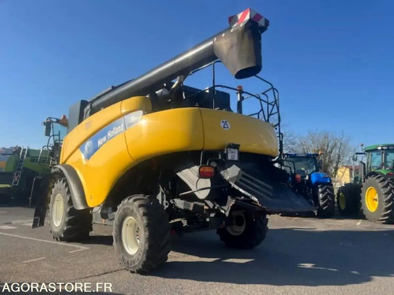 Селскостопанска техника MOISSONNEUSE NEW HOLLAND CR 9060 - 2007 / 3515H: снимка 7 Селскостопанска техника MOISSONNEUSE NEW HOLLAND CR 9060 - 2007 / 3515H: снимка 7