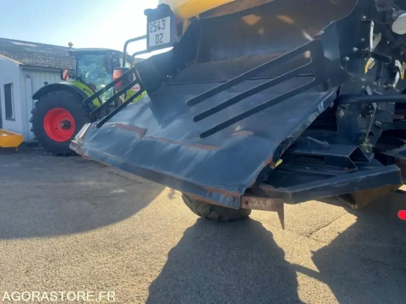 Селскостопанска техника MOISSONNEUSE NEW HOLLAND CR 9060 - 2007 / 3515H: снимка 15 Селскостопанска техника MOISSONNEUSE NEW HOLLAND CR 9060 - 2007 / 3515H: снимка 15