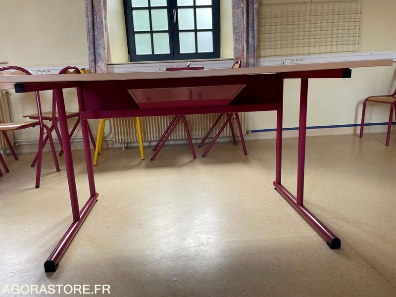TABLE DE CLASSE - Инструмент/ Оборудване: снимка 1 TABLE DE CLASSE - Инструмент/ Оборудване: снимка 1