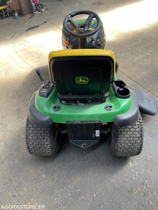TONDEUSE AUTOPORTEE JOHN DEERE LA155 ESSENCE (PRIX AFFICHE HT - TVA 20%) - Косачка за трева: снимка 3 TONDEUSE AUTOPORTEE JOHN DEERE LA155 ESSENCE (PRIX AFFICHE HT - TVA 20%) - Косачка за трева: снимка 3