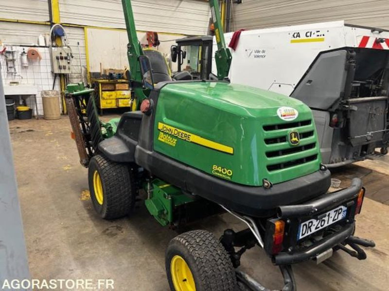 TONDEUSE HELICOIDALE JOHN DEERE 8400-ROULANTE-1521 HEURES. - Косачка за трева: снимка 2 TONDEUSE HELICOIDALE JOHN DEERE 8400-ROULANTE-1521 HEURES. - Косачка за трева: снимка 2