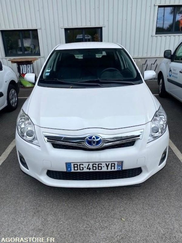 TOYOTA AURIS HYBRIDE ESSENCE (PAR1405) - Лек автомобил: снимка 4 TOYOTA AURIS HYBRIDE ESSENCE (PAR1405) - Лек автомобил: снимка 4