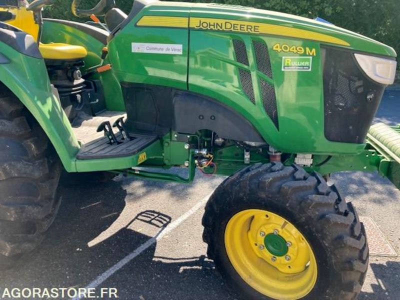 TRACTEUR JOHN DEERE - 2019 - Трактор: снимка 3 TRACTEUR JOHN DEERE - 2019 - Трактор: снимка 3