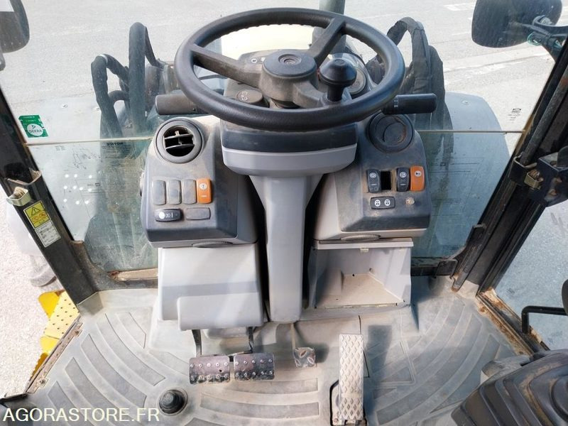 TRACTOPELLE CATERPILLAR 444 E - Багер-товарач: снимка 4 TRACTOPELLE CATERPILLAR 444 E - Багер-товарач: снимка 4