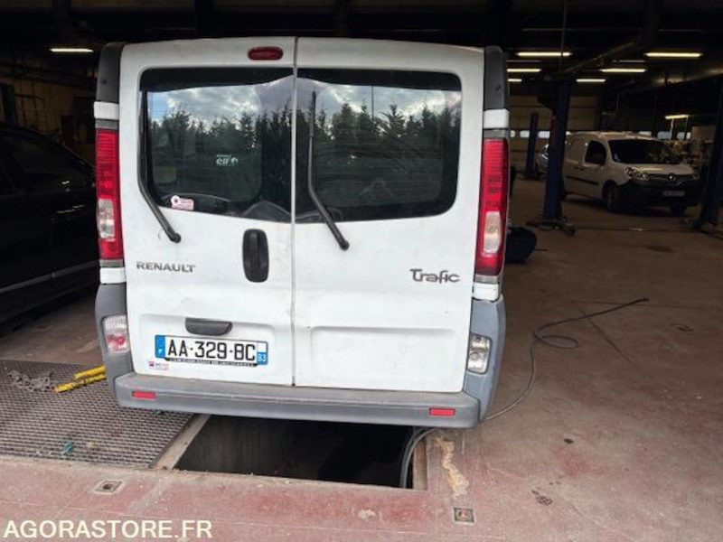 TRAFIC 9 PLACES - Микробус, Пътнически бус: снимка 2 TRAFIC 9 PLACES - Микробус, Пътнически бус: снимка 2