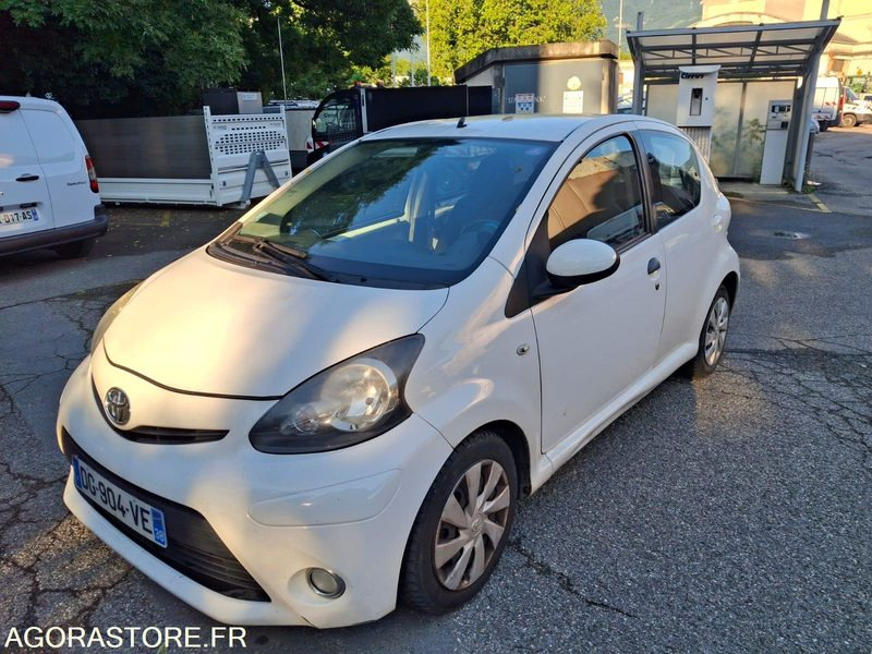 Toyota AYGO 115578kms - 2014 - Лек автомобил: снимка 2 Toyota AYGO 115578kms - 2014 - Лек автомобил: снимка 2