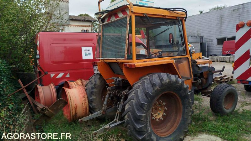 Tracteur RENAULT - 2864H - 1988 - 7723-KY-32 - ROULANT ET MOTEUR TOURNANT - Трактор: снимка 2 Tracteur RENAULT - 2864H - 1988 - 7723-KY-32 - ROULANT ET MOTEUR TOURNANT - Трактор: снимка 2