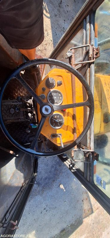 Tracteur Renault 651 8066H - Трактор: снимка 4 Tracteur Renault 651 8066H - Трактор: снимка 4