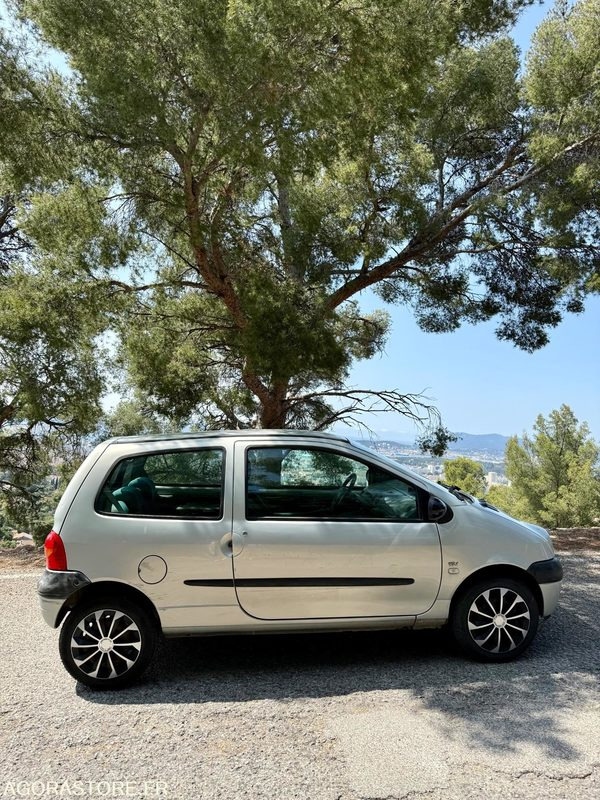 Twingo 1.2 16v kiss cool CLIM - Лек автомобил: снимка 5 Twingo 1.2 16v kiss cool CLIM - Лек автомобил: снимка 5