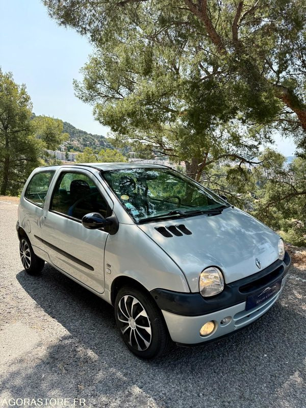 Twingo 1.2 16v kiss cool CLIM - Лек автомобил: снимка 4 Twingo 1.2 16v kiss cool CLIM - Лек автомобил: снимка 4