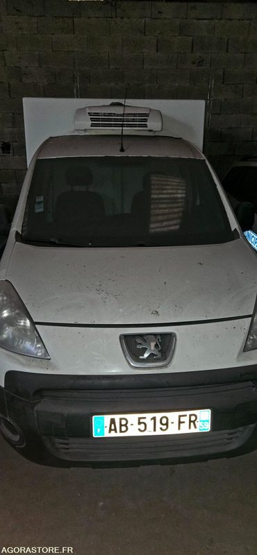 VEHICULE FRIGORIFIQUE PEUGEOT PARTNER AB519FR - Малък ван: снимка 1 VEHICULE FRIGORIFIQUE PEUGEOT PARTNER AB519FR - Малък ван: снимка 1