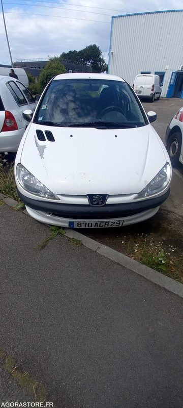 VQ- V11o Peugeot 206 - Лек автомобил: снимка 1 VQ- V11o Peugeot 206 - Лек автомобил: снимка 1