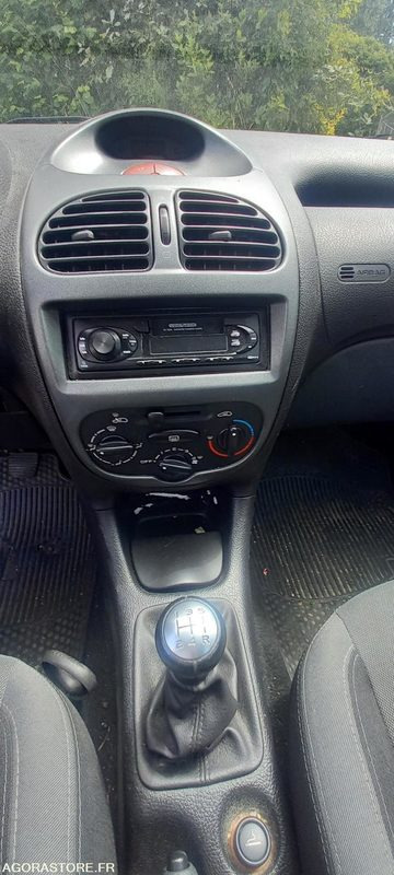 VQ- V11o Peugeot 206 - Лек автомобил: снимка 4 VQ- V11o Peugeot 206 - Лек автомобил: снимка 4