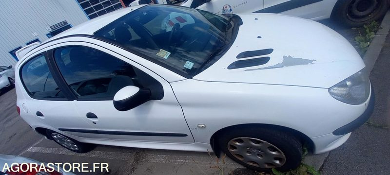 VQ- V11o Peugeot 206 - Лек автомобил: снимка 3 VQ- V11o Peugeot 206 - Лек автомобил: снимка 3