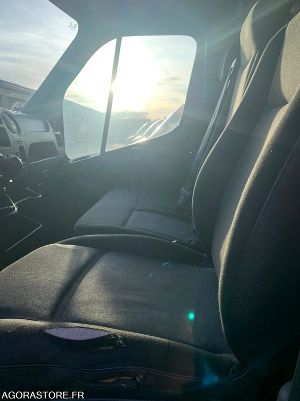 VSAV RENAULT MASTER3 CH347CR - Товарен бус: снимка 4 VSAV RENAULT MASTER3 CH347CR - Товарен бус: снимка 4