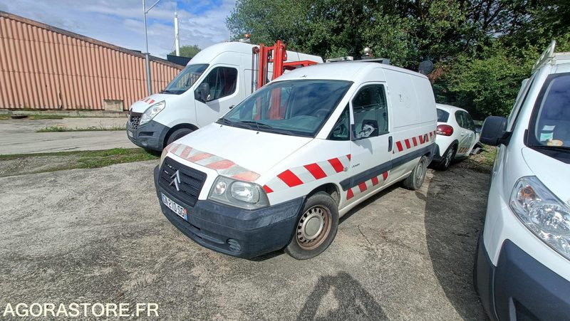 VU Fourgonnette CITROEN JUMPY - Малък ван: снимка 2 VU Fourgonnette CITROEN JUMPY - Малък ван: снимка 2