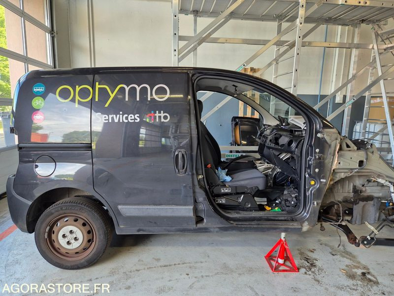 Véhicule Peugeot Bipper - Малък ван: снимка 3 Véhicule Peugeot Bipper - Малък ван: снимка 3