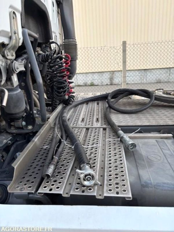 TRACTEUR 4X2 MERCEDES ACTROS 1853 2020 430 000 KM - Влекач: снимка 3 TRACTEUR 4X2 MERCEDES ACTROS 1853 2020 430 000 KM - Влекач: снимка 3