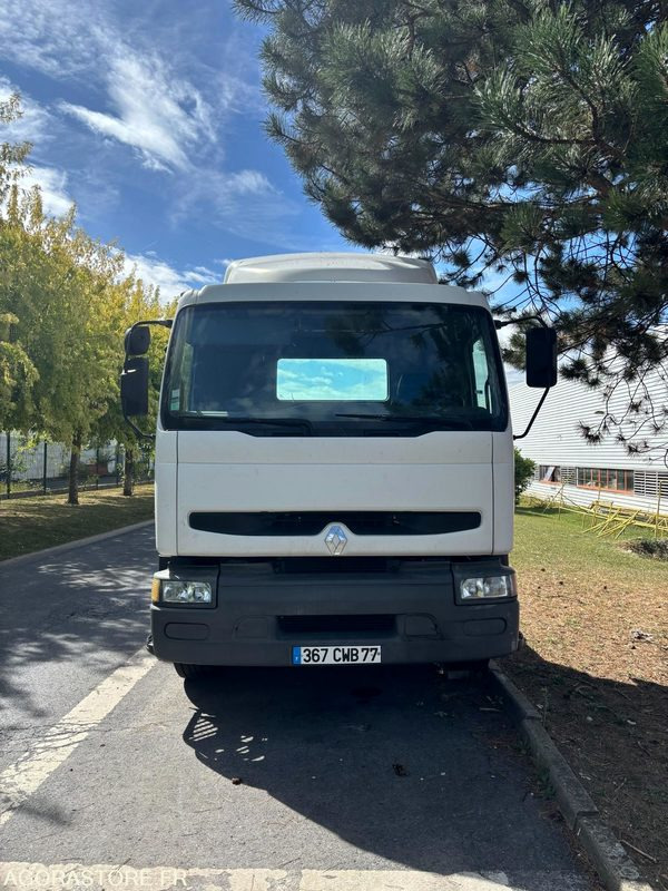 TRACTEUR RENAULT - 2002 - 462695 Kms - Влекач: снимка 2 TRACTEUR RENAULT - 2002 - 462695 Kms - Влекач: снимка 2