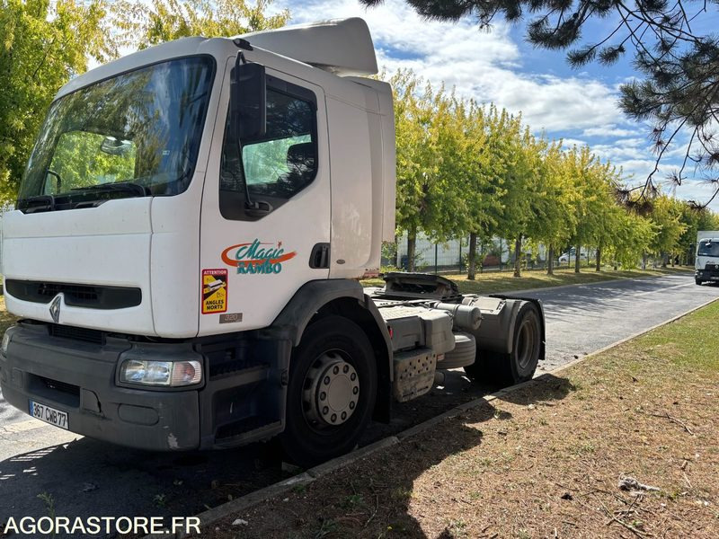 TRACTEUR RENAULT - 2002 - 462695 Kms - Влекач: снимка 1 TRACTEUR RENAULT - 2002 - 462695 Kms - Влекач: снимка 1