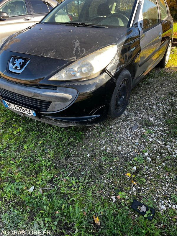 Peugeot 206+ 1.4 hdi 2009 185000km - Лек автомобил: снимка 2 Peugeot 206+ 1.4 hdi 2009 185000km - Лек автомобил: снимка 2