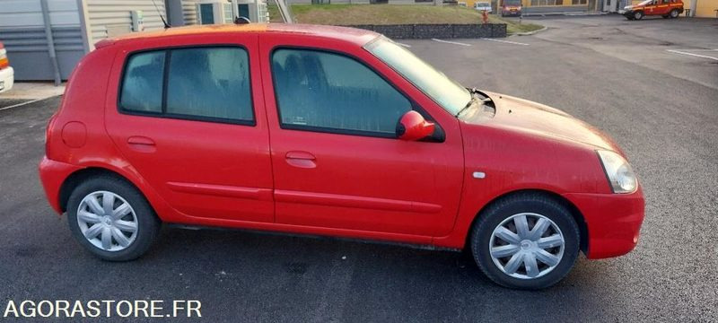 Renault clio 1.5 dci  (roulante) - Лек автомобил: снимка 3 Renault clio 1.5 dci  (roulante) - Лек автомобил: снимка 3